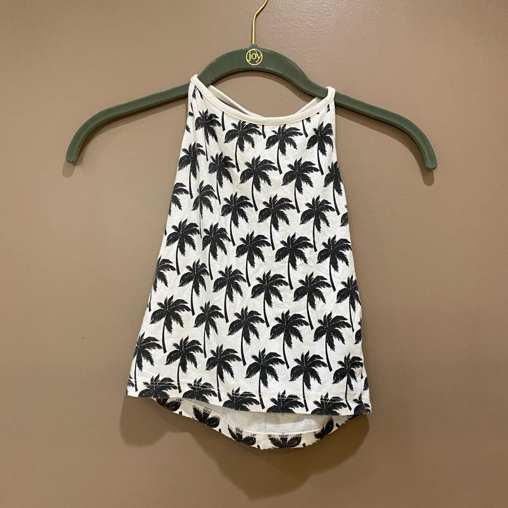 Palm tree tank 🌴